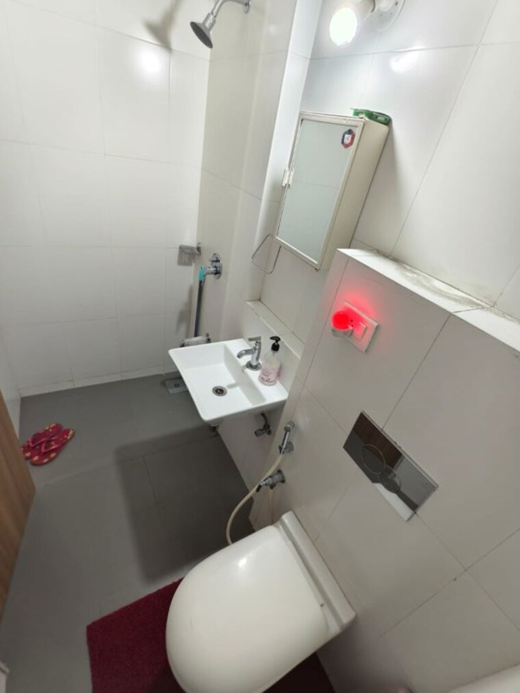 Bathroom, godrej-emerald 3 Bedroom 920 Sq.Ft. Apartment In Ghodbunder Road Thane 10418497