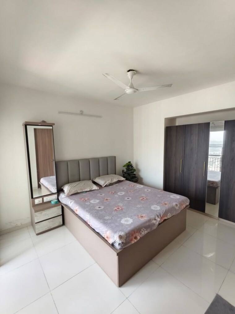 Bedroom, godrej-emerald 3 Bedroom 920 Sq.Ft. Apartment In Ghodbunder Road Thane 10418497