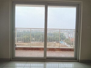 Room in 2 BHK Apartment at Prestige Fontaine Bleau, Whitefield – for Rent