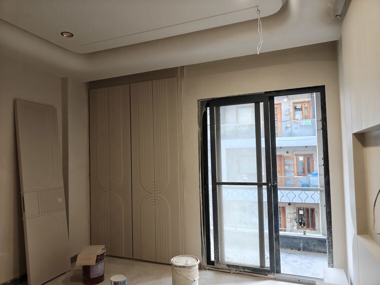 Room, ashok vihar 3 Bedroom 150 Sq.Yd. Builder Floor In Ashok Vihar Delhi 10418527