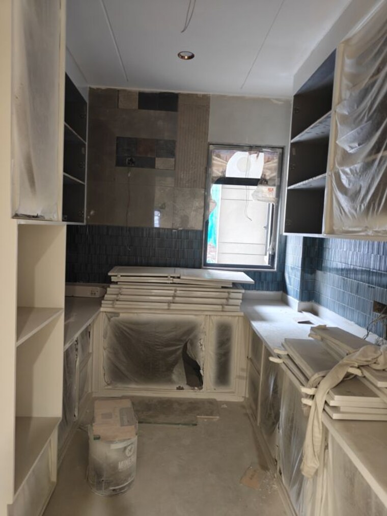 Kitchen, ashok vihar 3 Bedroom 150 Sq.Yd. Builder Floor In Ashok Vihar Delhi 10418527