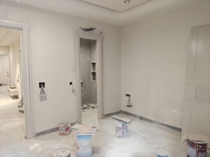 Room in 3 BHK Builder Floor at Ashok Vihar – for Sale