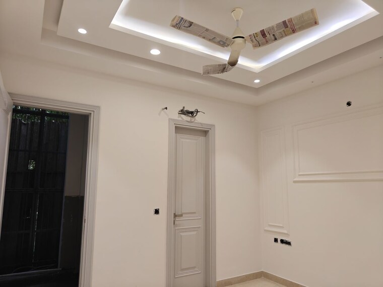 Bedroom, ashok vihar 3 Bedroom 150 Sq.Yd. Builder Floor In Ashok Vihar Delhi 10418527