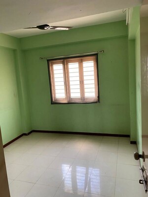 Room in 2 BHK Apartment at Vastrapur – for Rent