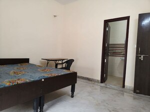 2 BHK Independent House For Rent in Sector 19