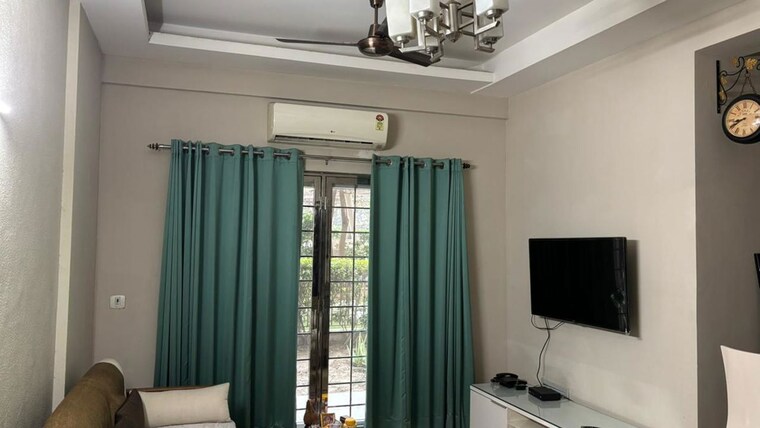 Bedroom, mahagun-moderne 2.5 Bedroom 1250 Sq.Ft. Apartment In Sector 78 Noida 10418554