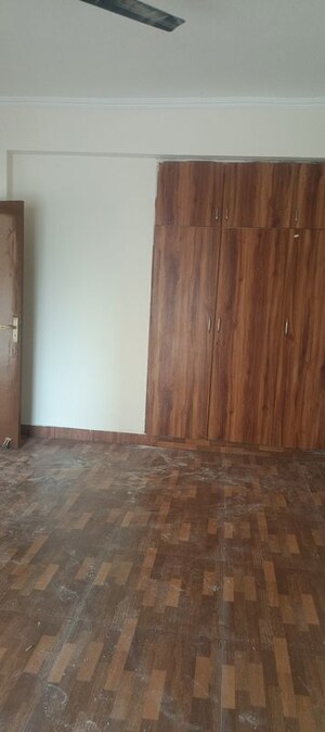 Room in 3 BHK Apartment at Gardenia Gateway, Sector 75 – for Rent