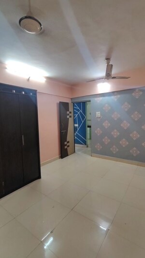 Room in 1 BHK Apartment at Kalwa – for Rent