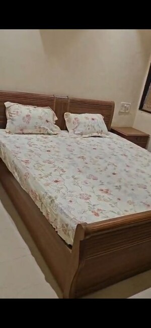 Bedroom in 2 BHK Apartment at Chetan Apartment Ghatkoper, Ghatkopar East – for Rent
