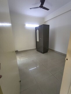 2 BHK + Extra Room Apartment For Rent in Paramount Emotions