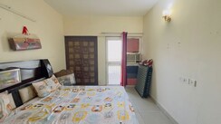 2 BHK + Servant Room Apartment For Rent in Paramount Emotions Phase II