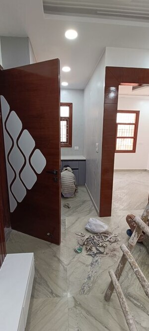 Bathroom in 3 BHK Builder Floor at Rohini Sector 7 – for Sale