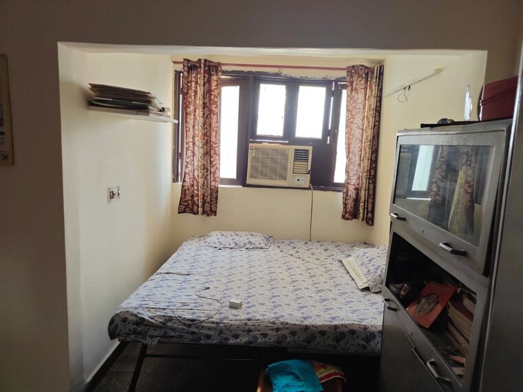 Master Bedroom, patparganj 3.5 Bedroom 1500 Sq.Ft. Apartment In Patparganj Delhi 10397553