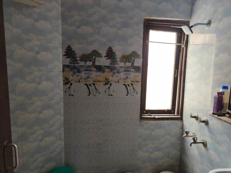 Attached Bathroom, patparganj 3.5 Bedroom 1500 Sq.Ft. Apartment In Patparganj Delhi 10397553