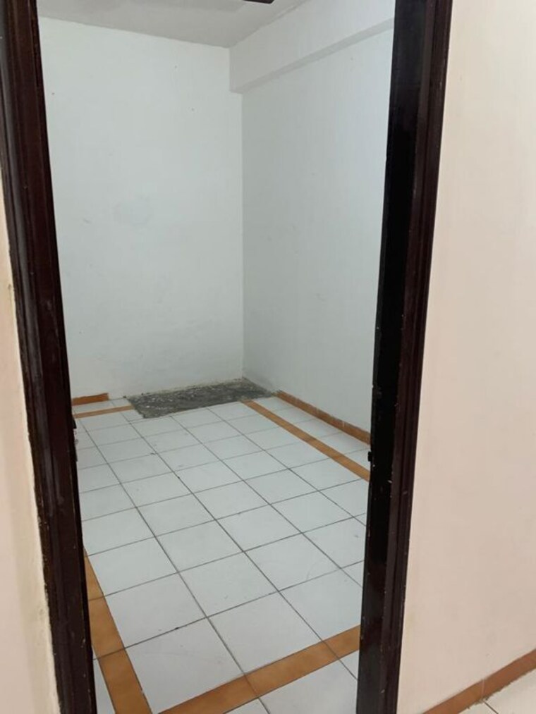 Balcony, dlf phase i 3.5 Bedroom 500 Sq.Yd. Builder Floor In Dlf Phase I Gurgaon 10418627