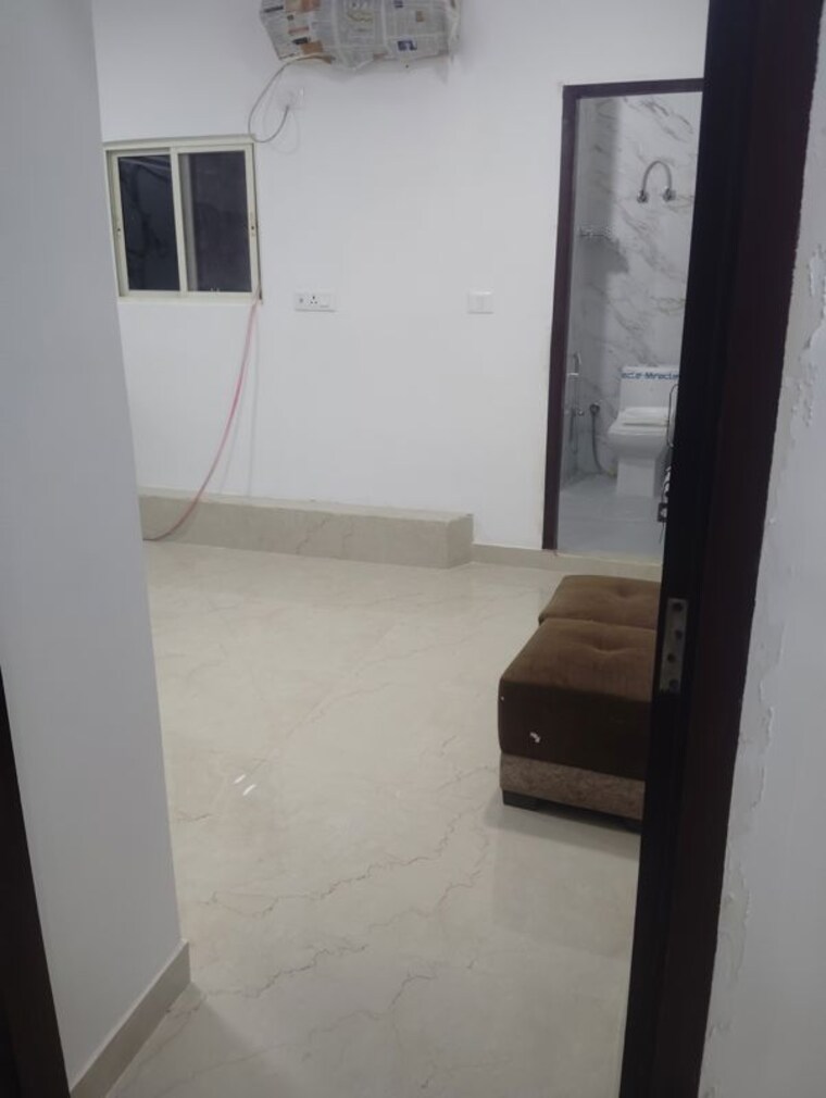 Bathroom, kalkaji 1 RK 400 Sq.Ft. Builder Floor In Kalkaji Delhi 10418638