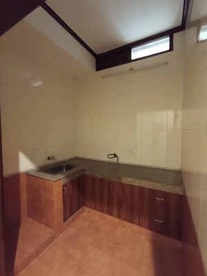 Kitchen in 6+ BHK Villa at Dlf Phase I – for Rent