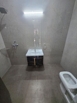Bathroom in 2 BHK Builder Floor at Sector 46 – for Rent