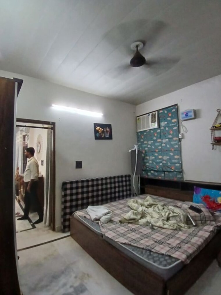 Bedroom, spring field colony 3 Bedroom 1250 Sq.Ft. Builder Floor In Spring Field Colony Faridabad 10418656