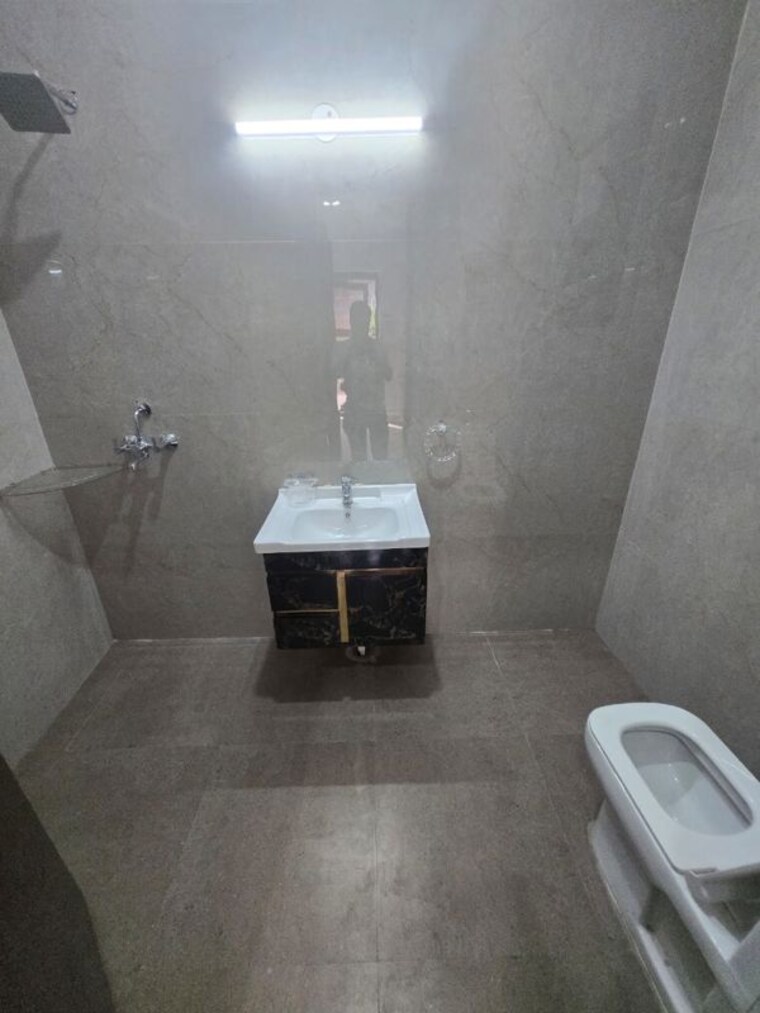 Bathroom, sector 50 2 Bedroom 1330 Sq.Ft. Builder Floor In Sector 50 Gurgaon 10418677