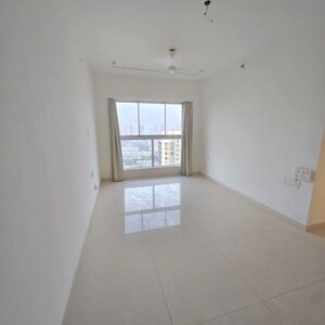 Room in 2 BHK Apartment at Wadhwa Pristine, Matunga West – for Sale