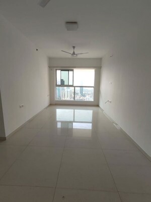 Room in 4 BHK Apartment at Wadhwa Pristine, Matunga West – for Sale