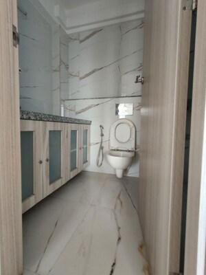 Bathroom in 4 BHK Apartment at Wadhwa Pristine, Matunga West – for Sale