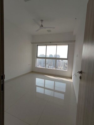 Room in 4 BHK Apartment at Wadhwa Pristine, Matunga West – for Sale