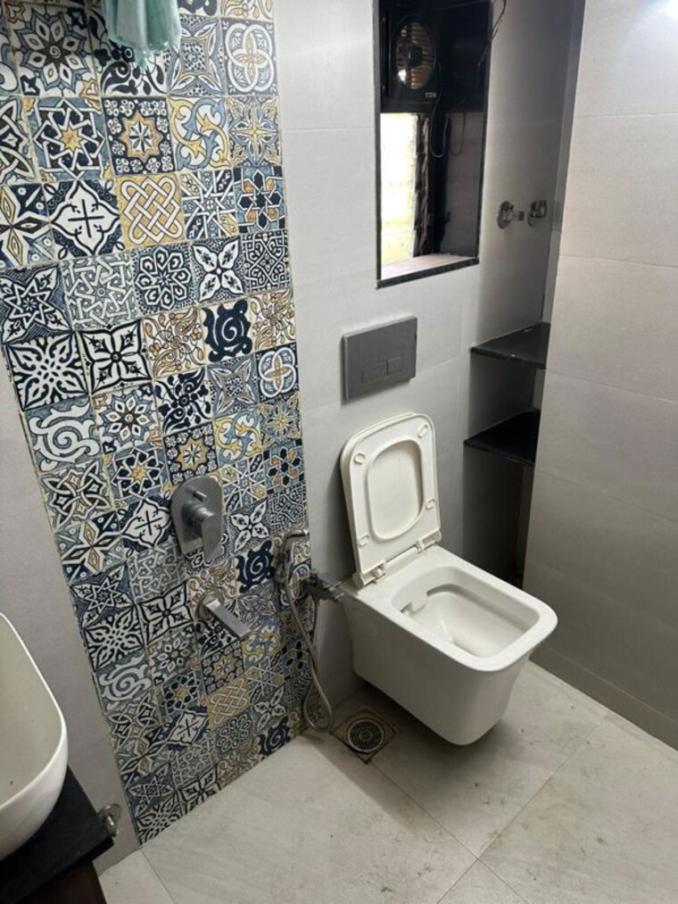 Bathroom, turbhe Commercial Warehouse 3150 Sq.Ft. In Turbhe Navi Mumbai 10418682