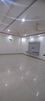 3 BHK + Pooja Room 260 Sq.Yd. Builder Floor in Sector 85