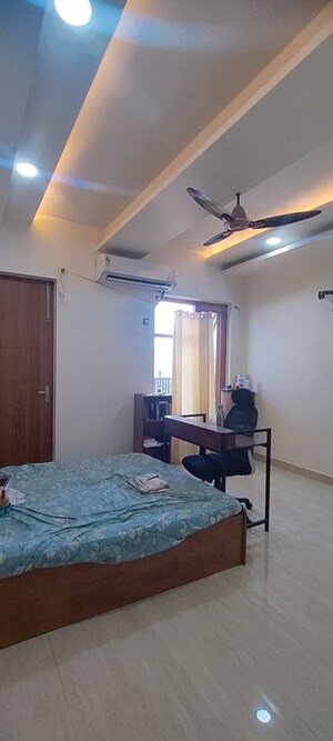 Bedroom in 4 BHK Builder Floor at Sector 37 – for Rent