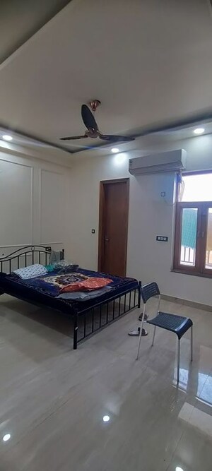 Bedroom in 4 BHK Builder Floor at Sector 37 – for Rent