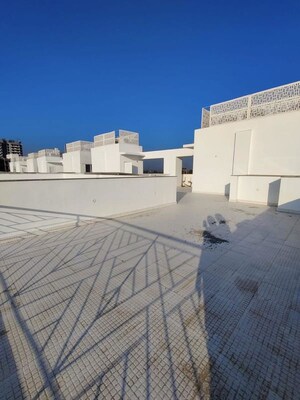 3 BHK Villa – Exterior View View at Central Park Flower Valley Aqua Front Towers, Sohna Sector 33 - for Rent