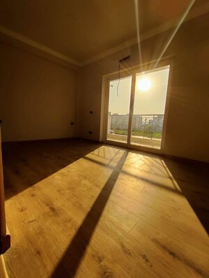 Room in 3 BHK Villa at Central Park Flower Valley Aqua Front Towers, Sohna Sector 33 – for Rent