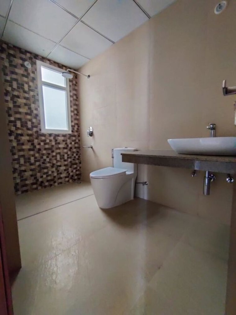 Kitchen, central-park-flower-valley-aqua-front-towers 3 Bedroom 300 Sq.Yd. Villa In Sohna Sector 33 Gurgaon 10418714