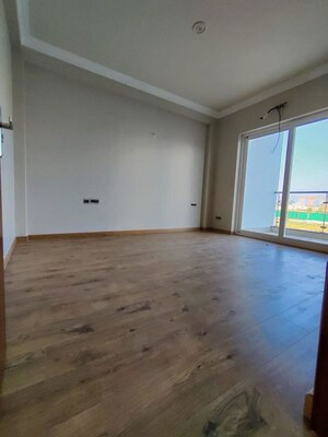 Room in 3 BHK Villa at Central Park Flower Valley Aqua Front Towers, Sohna Sector 33 – for Rent