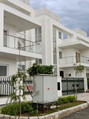 3 BHK Villa – Exterior View View at Central Park Flower Valley Aqua Front Towers, Sohna Sector 33 - for Rent