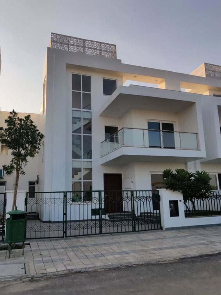 Exterior View, central-park-flower-valley-aqua-front-towers 3 Bedroom 300 Sq.Yd. Villa In Sohna Sector 33 Gurgaon 10418714
