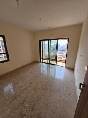 Room in 3.5 BHK Apartment at K Raheja Ascencio, Chandivali – for Rent