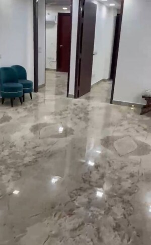 Room in 3.5 BHK Builder Floor at Dlf Phase ii – for Rent