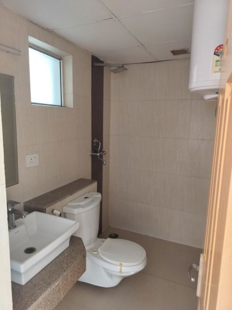 Bathroom, jaypee-greens-pavilion-court 3 Bedroom 1856 Sq.Ft. Apartment In Sector 128 Noida 10418718