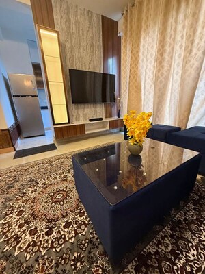 Living Room in 2.5 BHK Builder Floor at Smart World Orchard, Sector 61 – for Rent