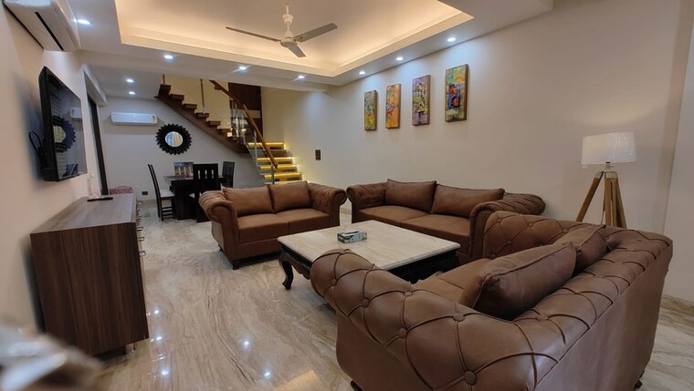 Living Room, east of kailash 3 Bedroom 1700 Sq.Ft. Builder Floor In East Of Kailash Delhi 10418748