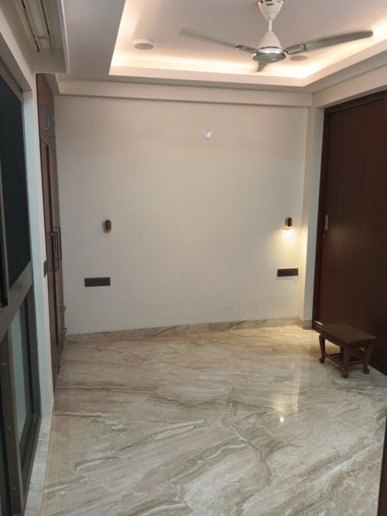 Room, greater kailash i 3 Bedroom 2000 Sq.Ft. Builder Floor In Greater Kailash I Delhi 10418753