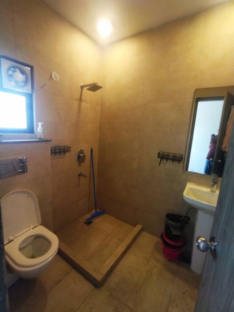 Bathroom, greater kailash ii 3 Bedroom 2500 Sq.Ft. Builder Floor In Greater Kailash ii Delhi 10418760