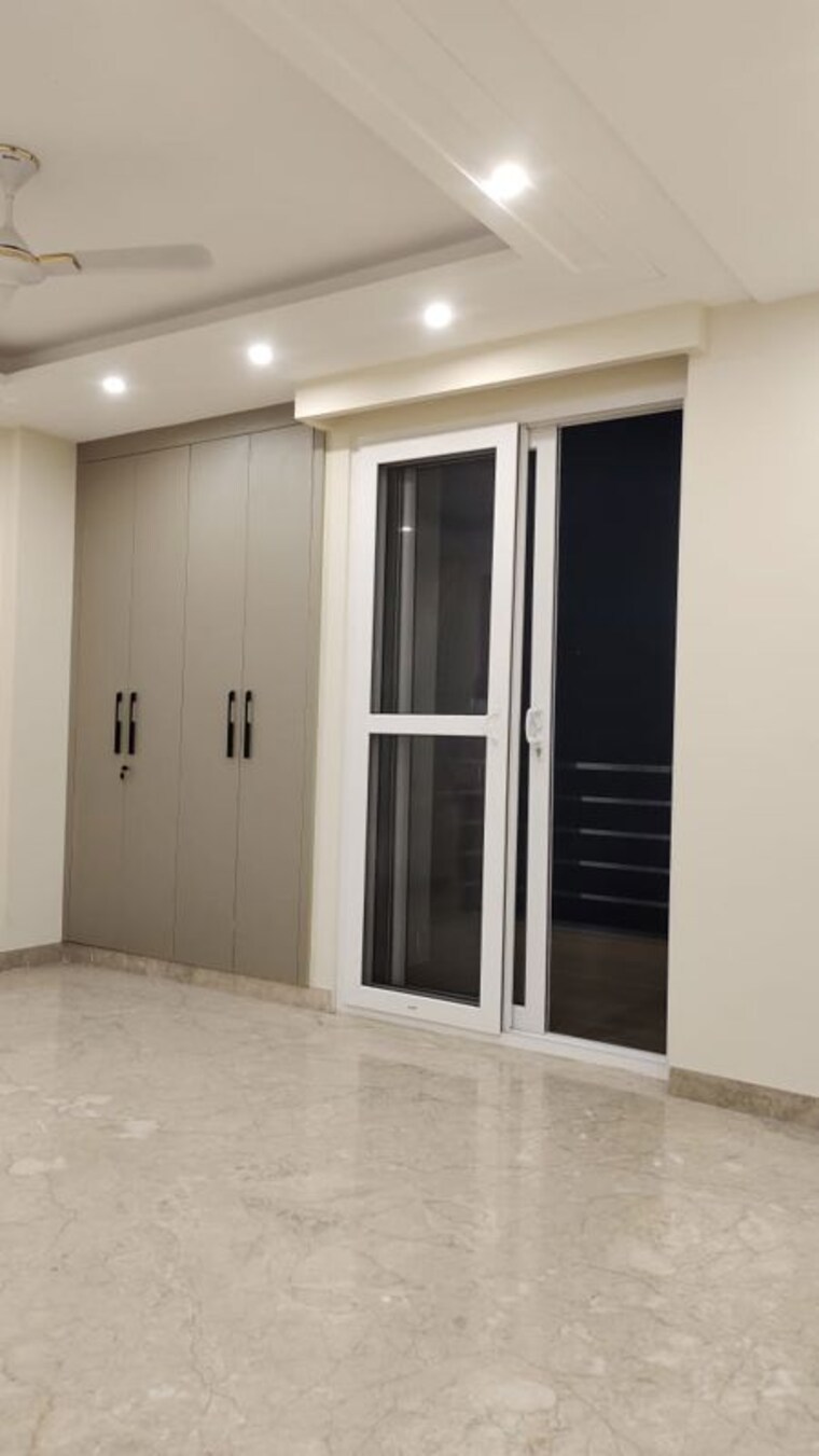 Room, east of kailash 3 Bedroom 1700 Sq.Ft. Builder Floor In East Of Kailash Delhi 10418762