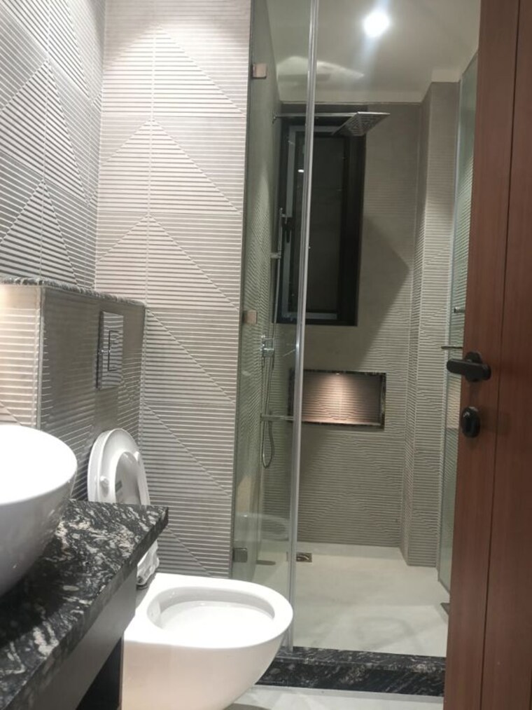 Bathroom, east of kailash 3 Bedroom 1450 Sq.Ft. Builder Floor In East Of Kailash Delhi 10418765