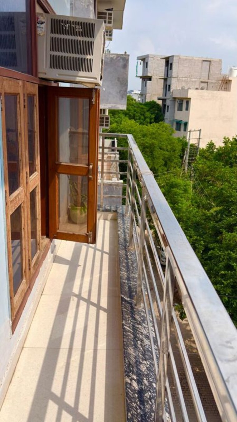 Balcony, sector 57 1 RK 120 Sq.Yd. Builder Floor In Sector 57 Gurgaon 10418769