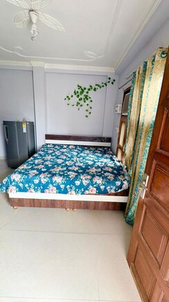 1 Rk+ Store Room Builder Floor For Rent in Sector 57