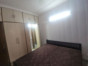 Room in 1 BHK Builder Floor at Dlf City Phase 3 – for Rent